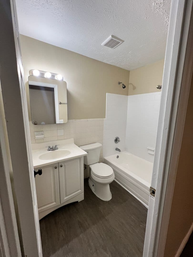 Cincinatti Apartment: 2679 Montana Ave