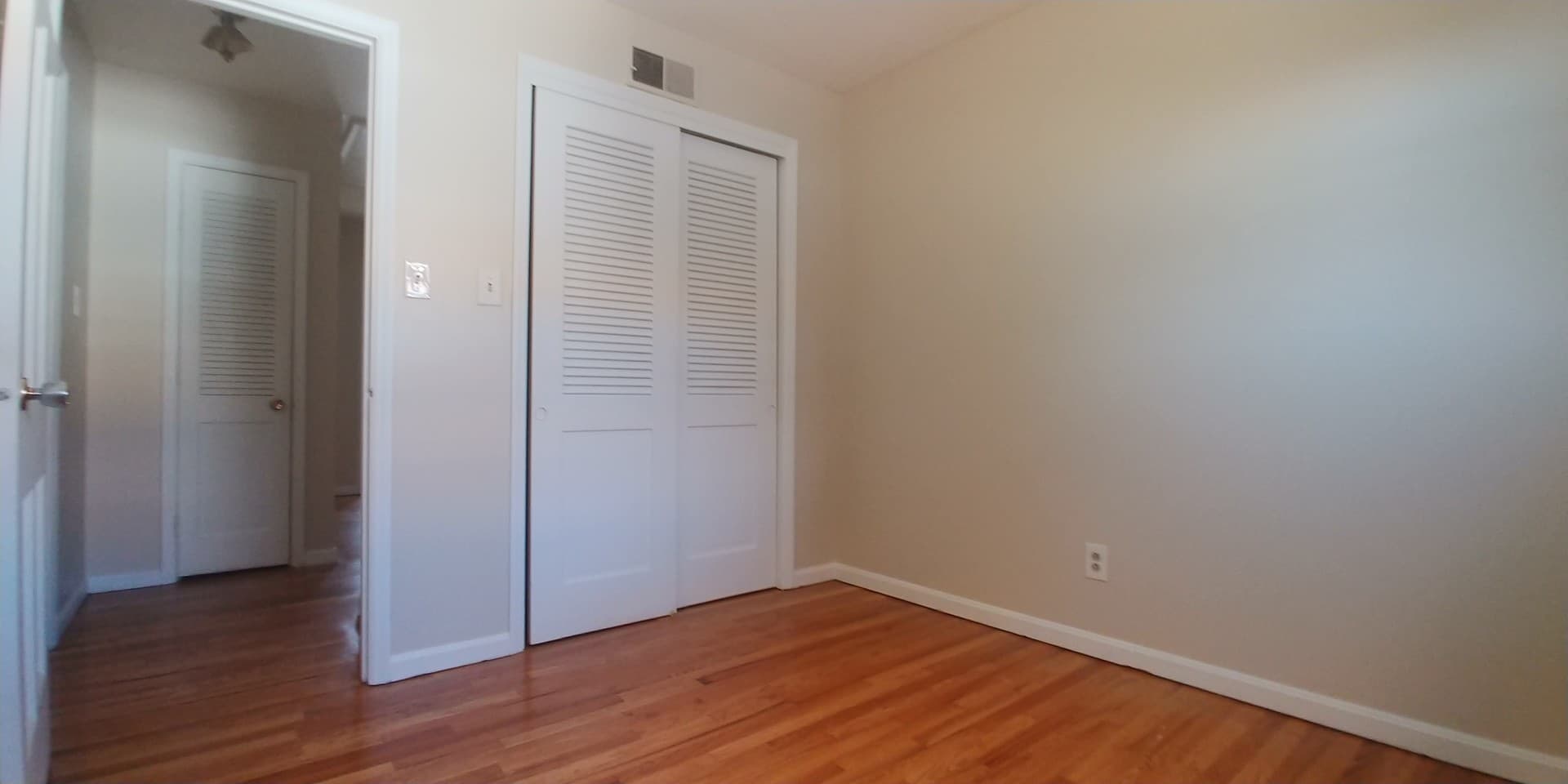 Cincinnati Apartment: 2511 Ferguson Road