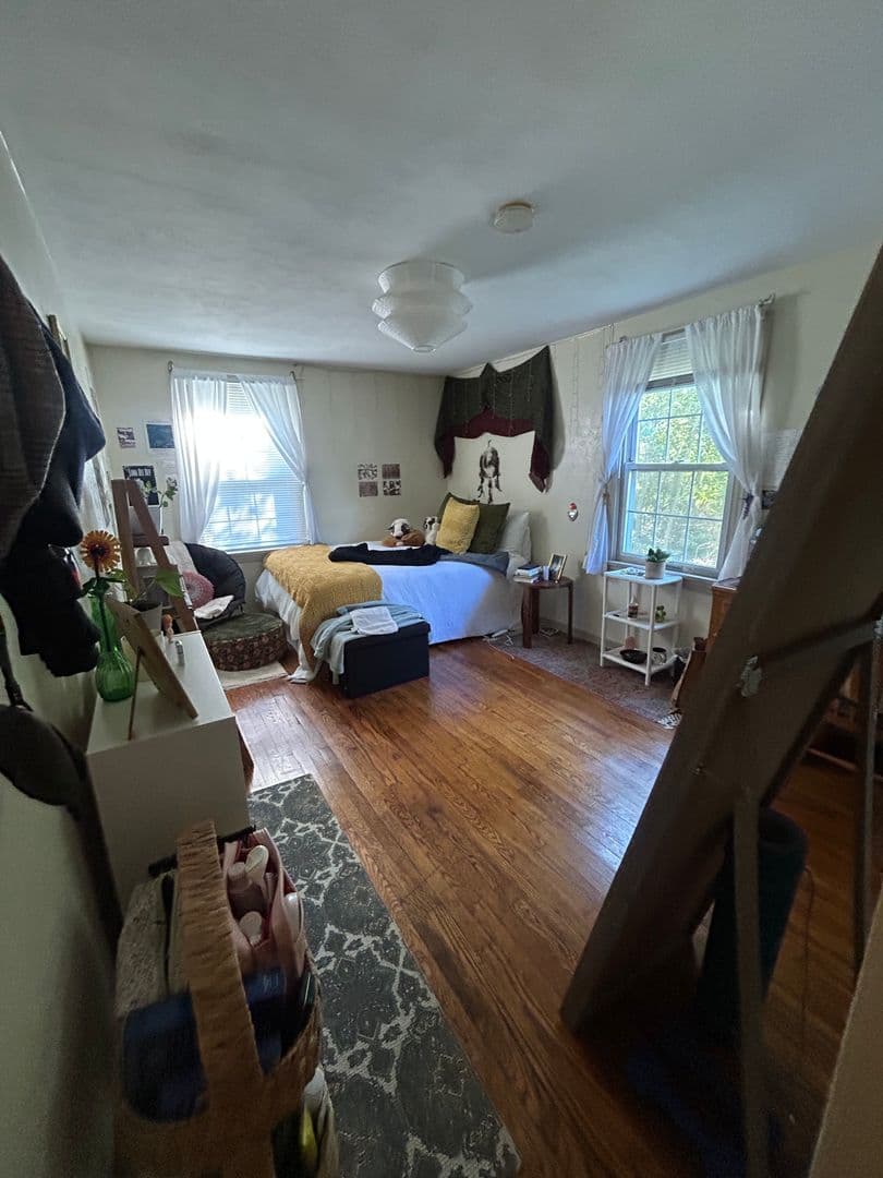 State College House: 892 N Allen St