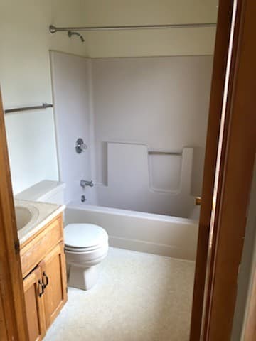 State College Apartment: 100-1 E. Cherry Lane