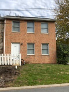 State College Apartment: 100-1 E. Cherry Lane