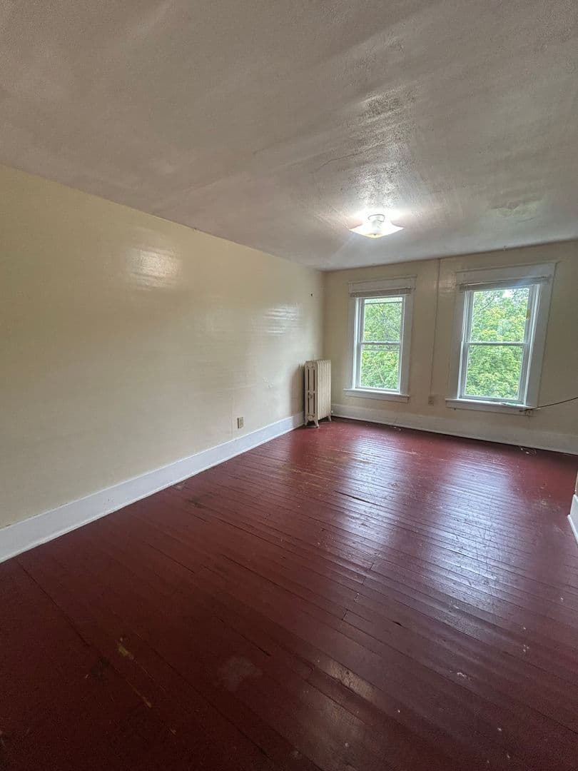 State College Apartment: 426 S. Atherton St. Upper