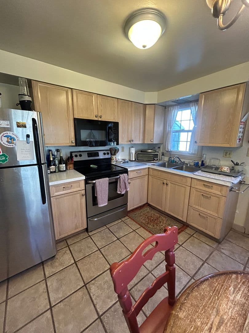 State College House: 892 N Allen St