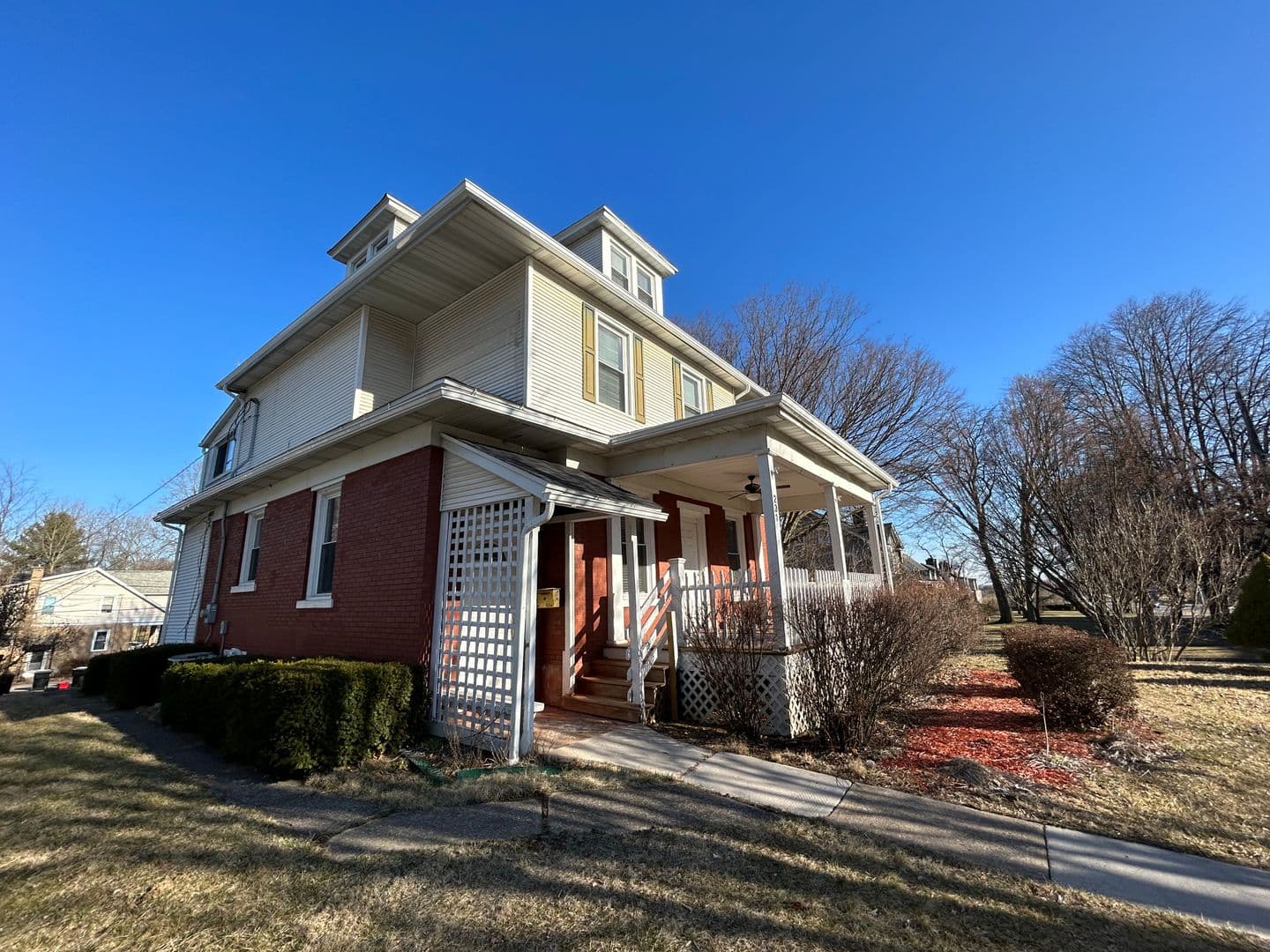 State College House: 231 E. Park Avenue