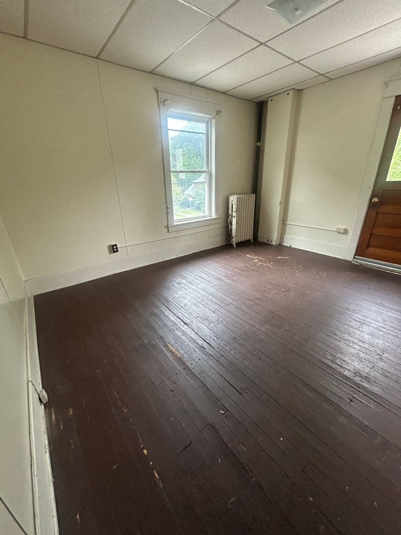 State College Apartment: 426 S. Atherton St. Upper