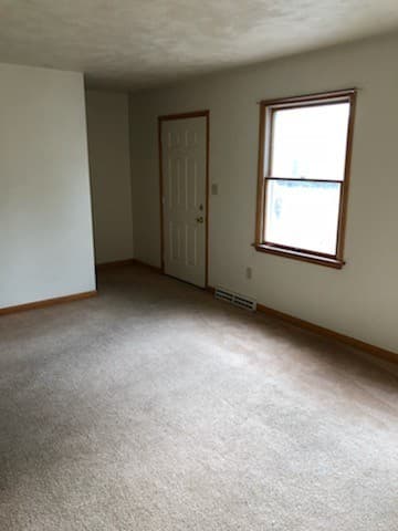 State College Apartment: 100-1 E. Cherry Lane