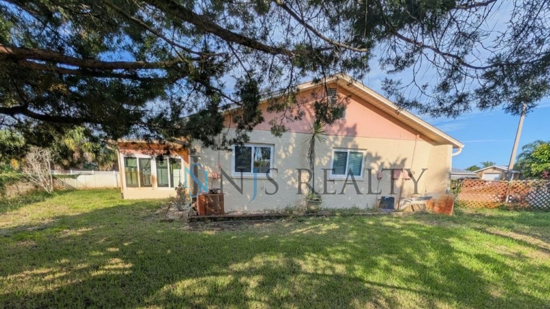 Port Richey House: 8758 Hemlock Ln.