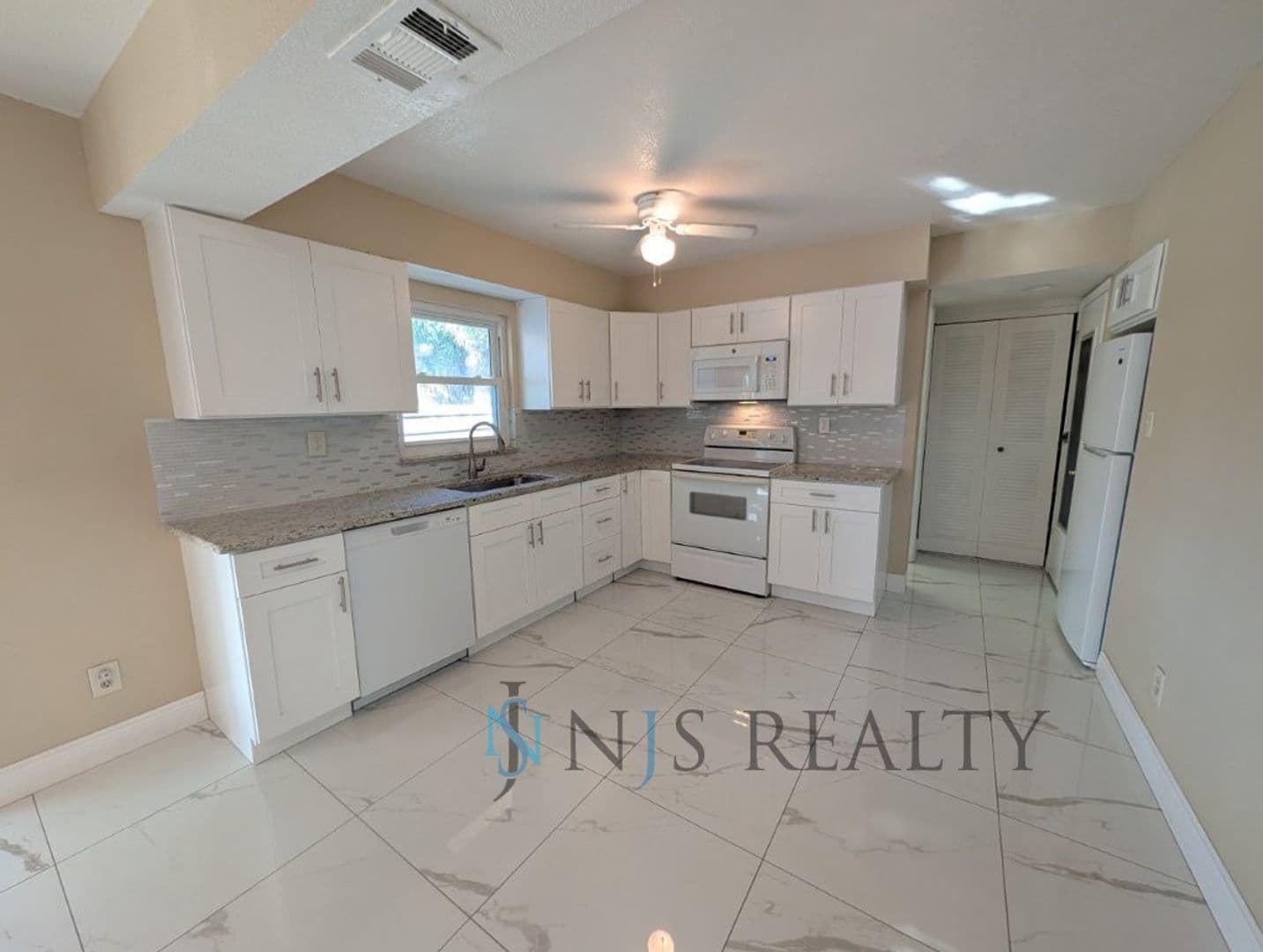 Port Richey House: 8758 Hemlock Ln.