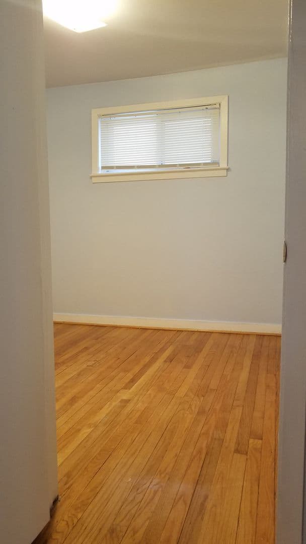 Dearborn Heights House: 5830 Whitefield St