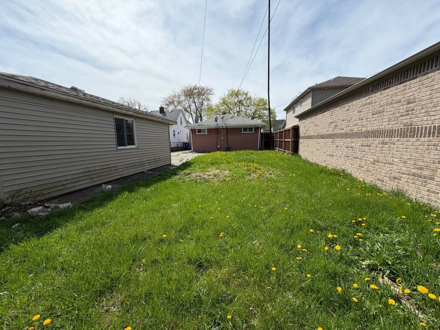 Dearborn Heights House: 5830 Whitefield St