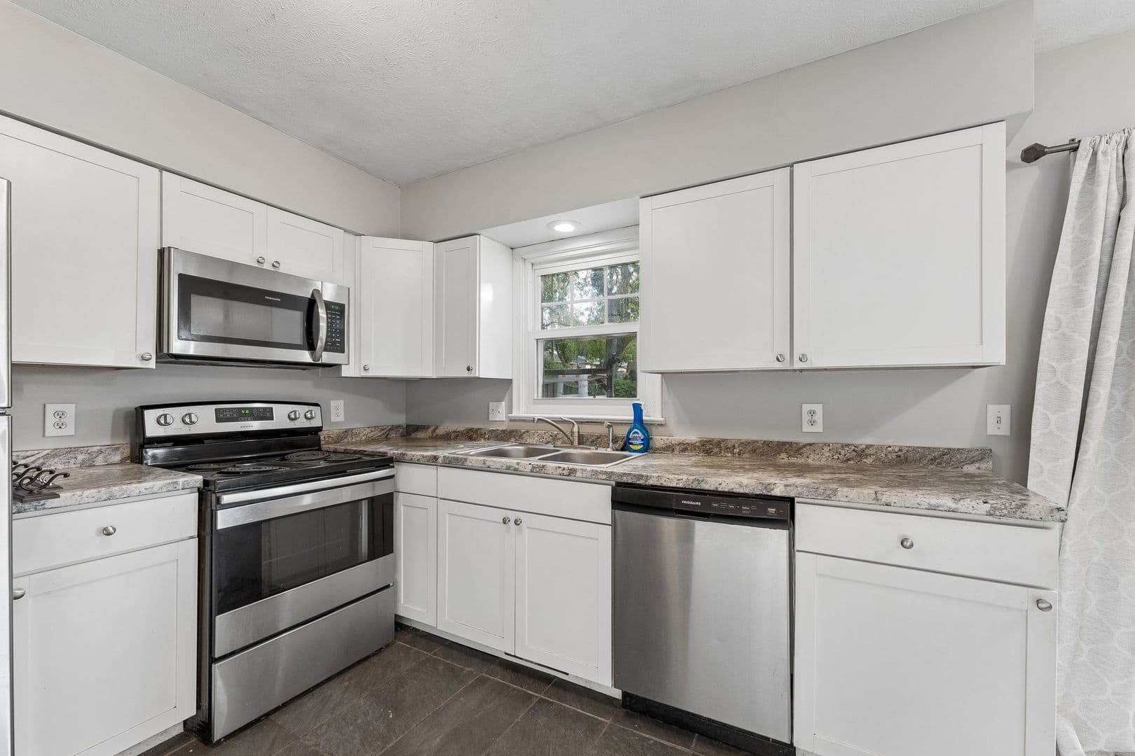 Omaha House: 3123 S 137th Street