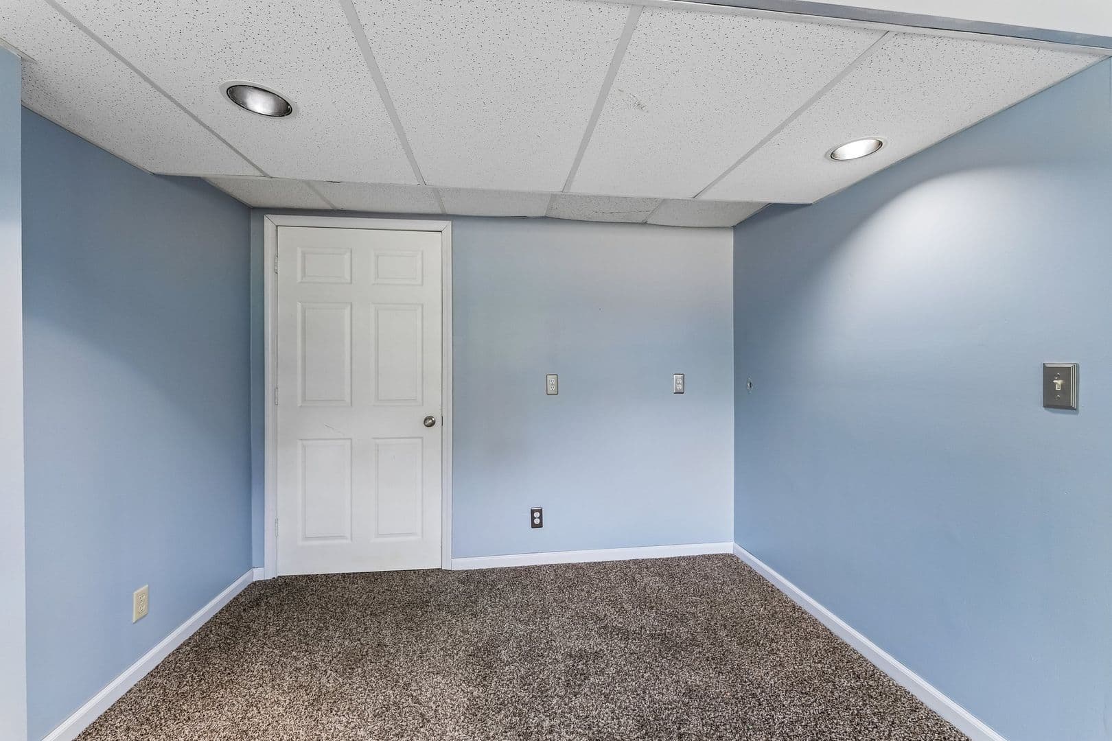 Omaha House: 14022 Virginia Street
