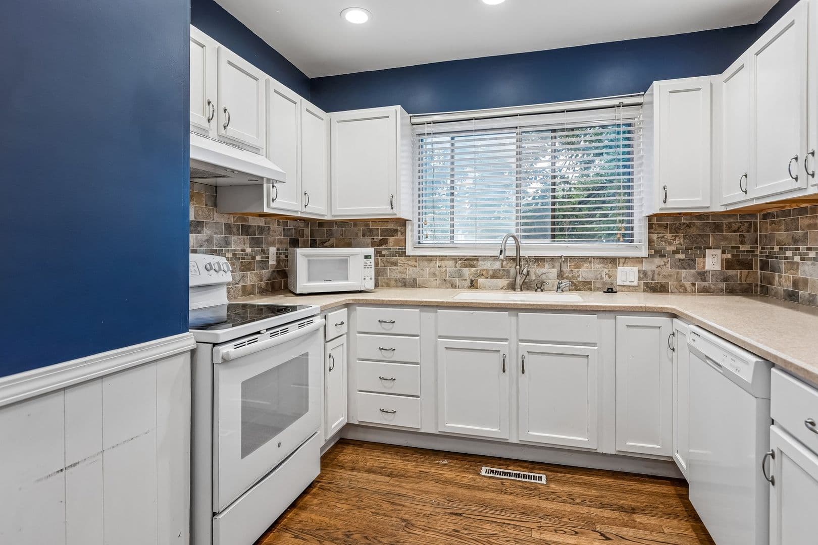 Fremont House: 535 N Pebble St