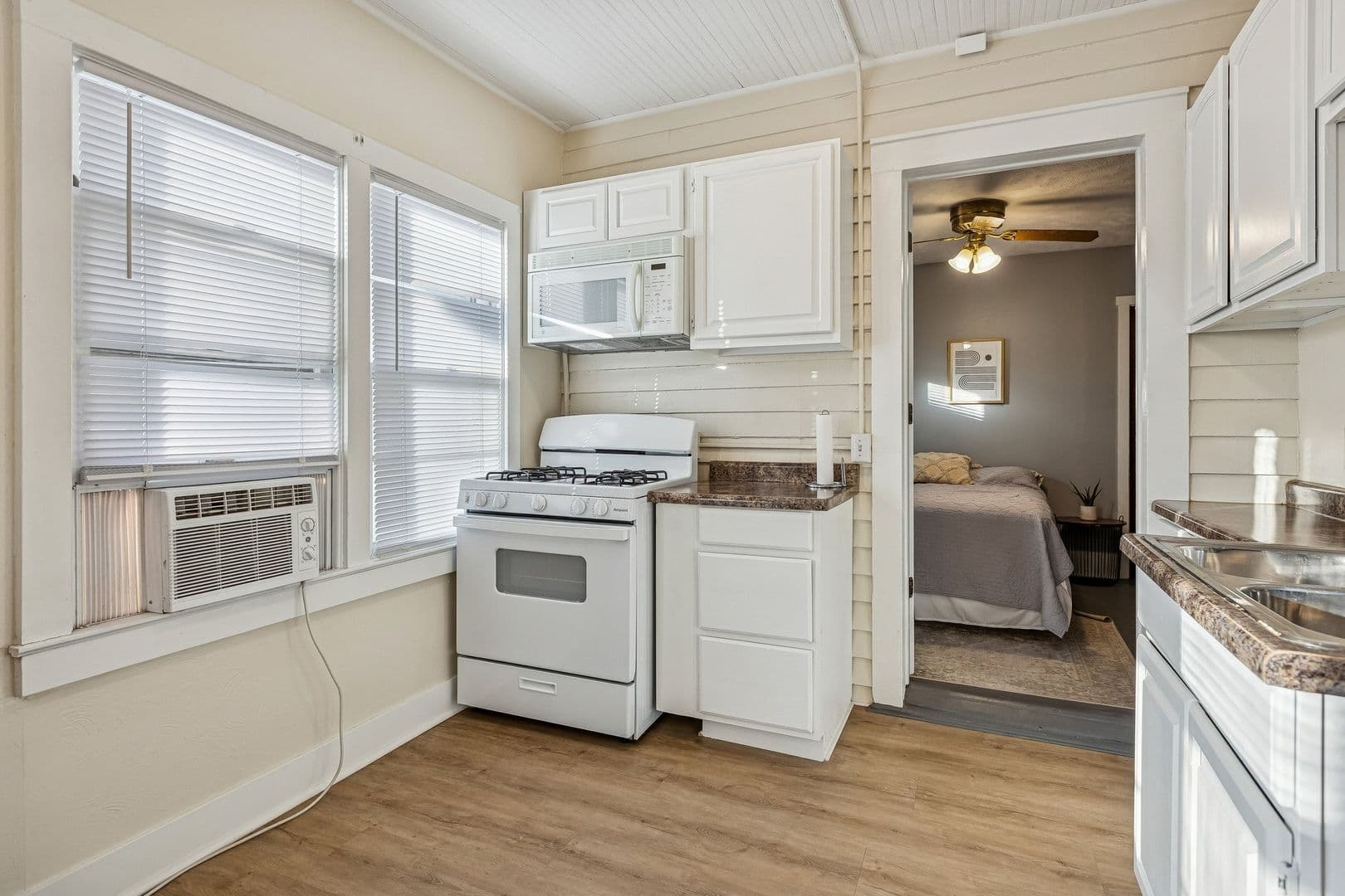 Omaha Apartment: 833 Park Ave
