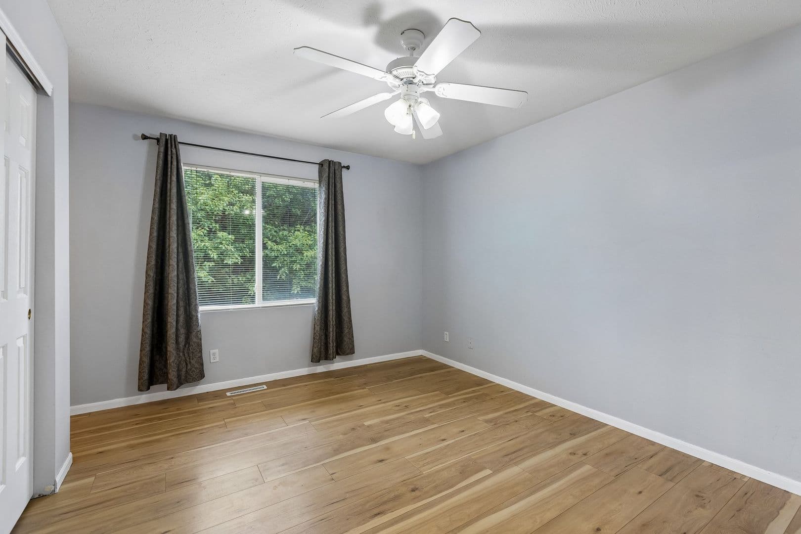 Omaha House: 17615 Olive St