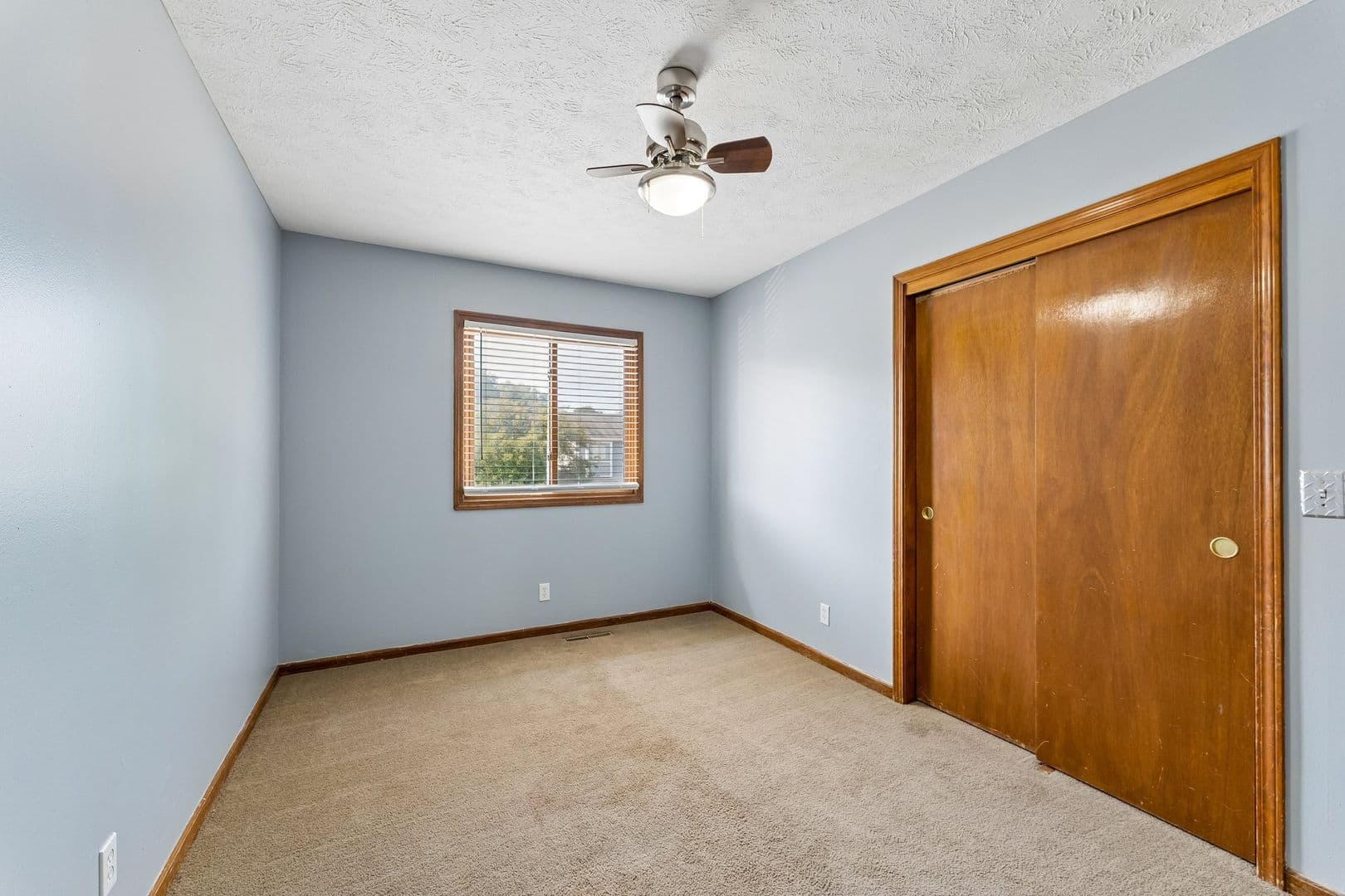 Omaha House: 14022 Virginia Street