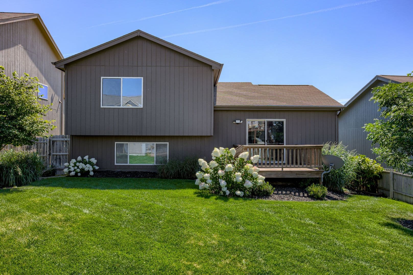 Bennington House: 8926 N 159th Ave