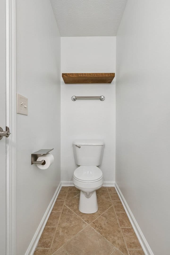 Omaha House: 8538 Sheffield St.