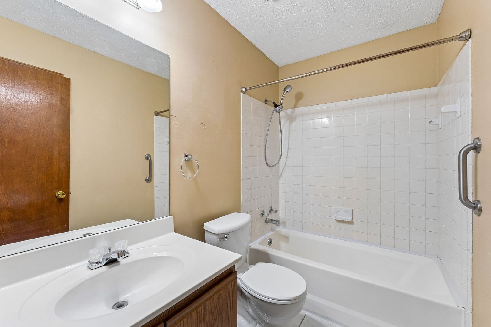 Omaha House: 14022 Virginia Street