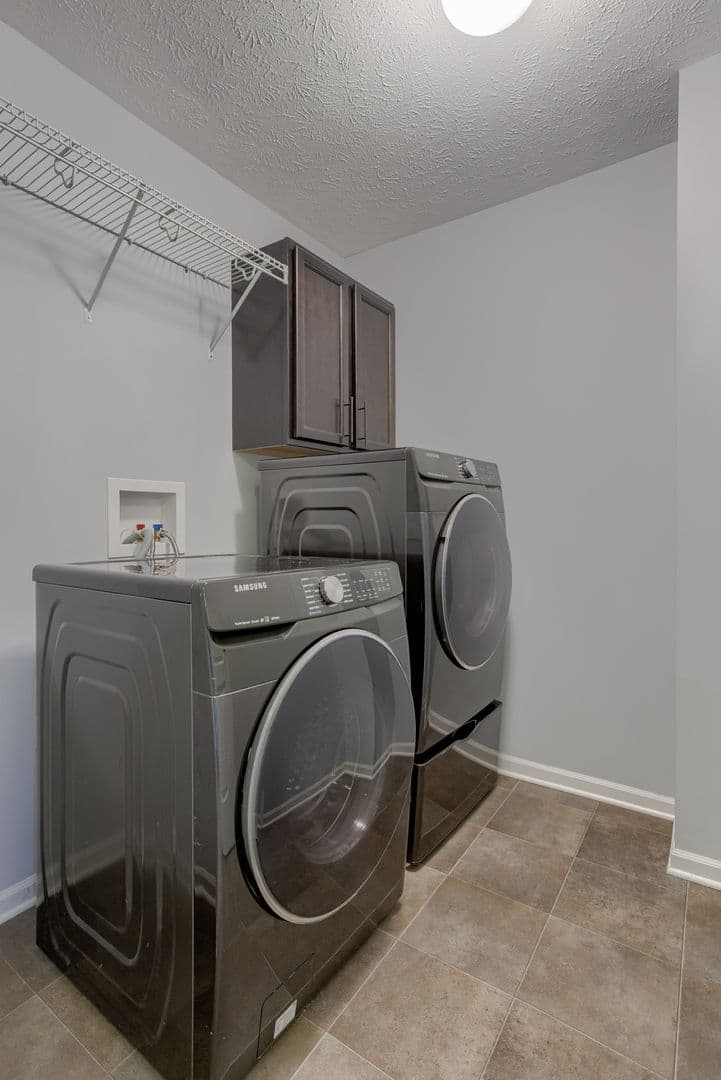 Bennington House: 8926 N 159th Ave