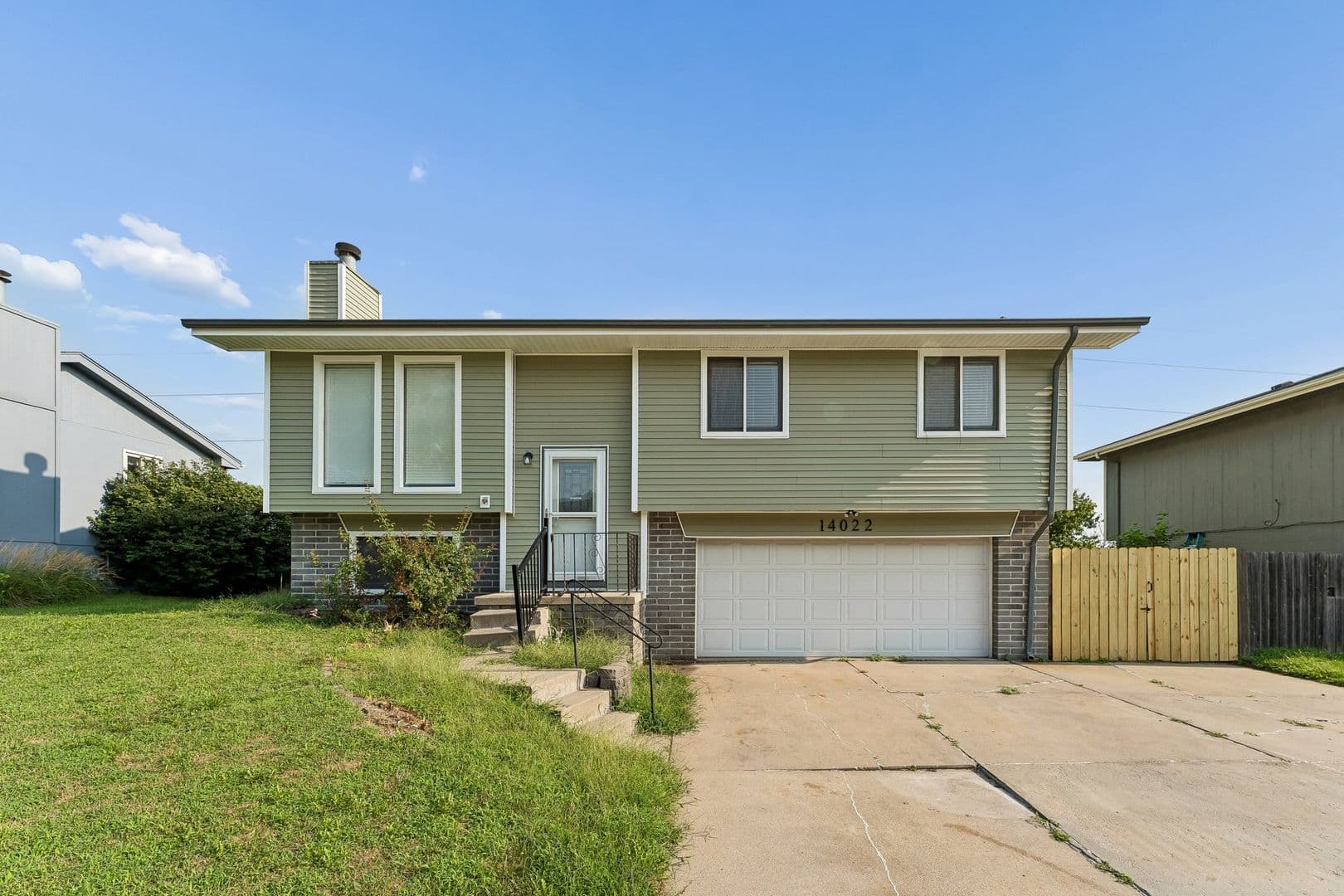 Omaha House: 14022 Virginia Street