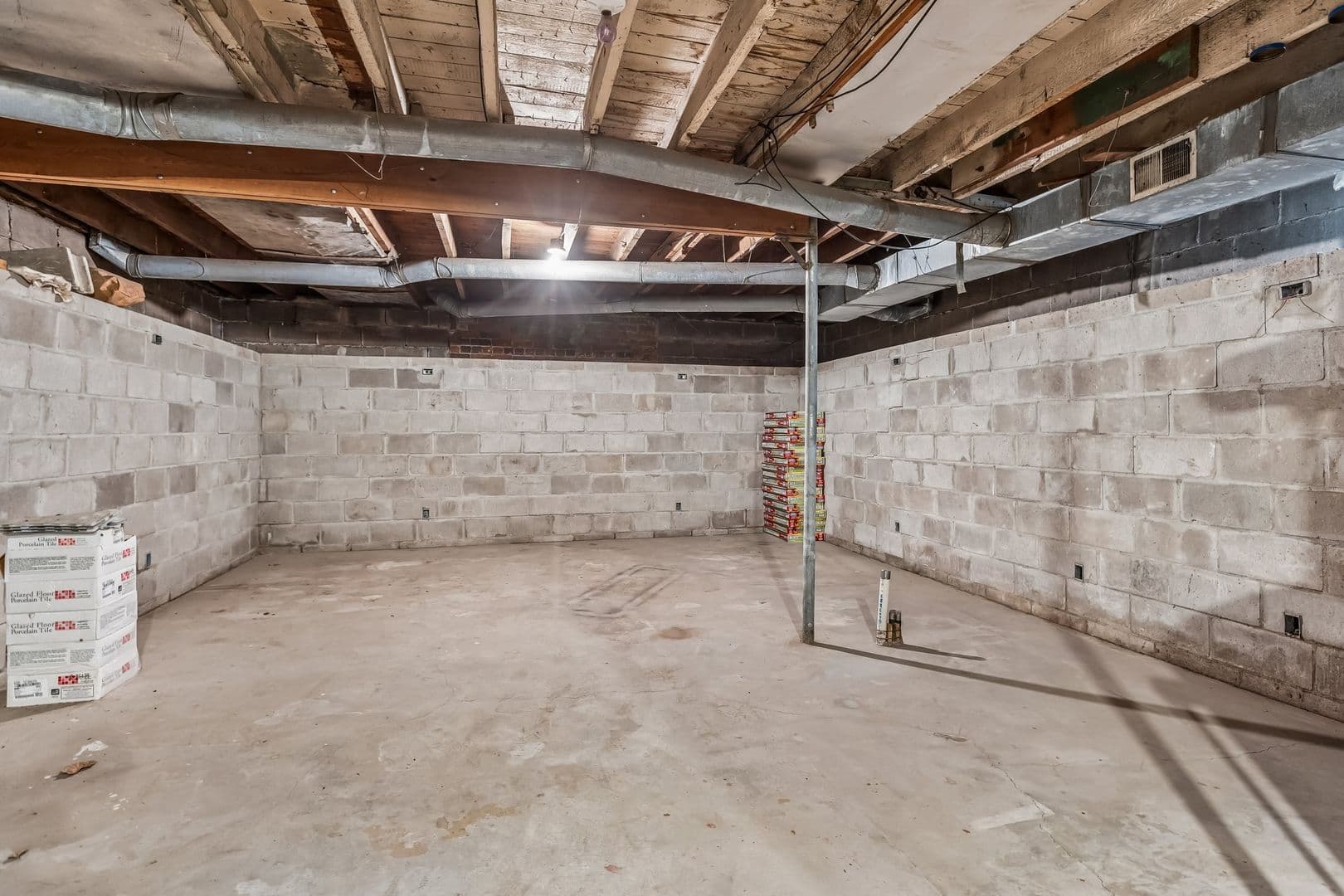 Fremont House: 535 N Pebble St