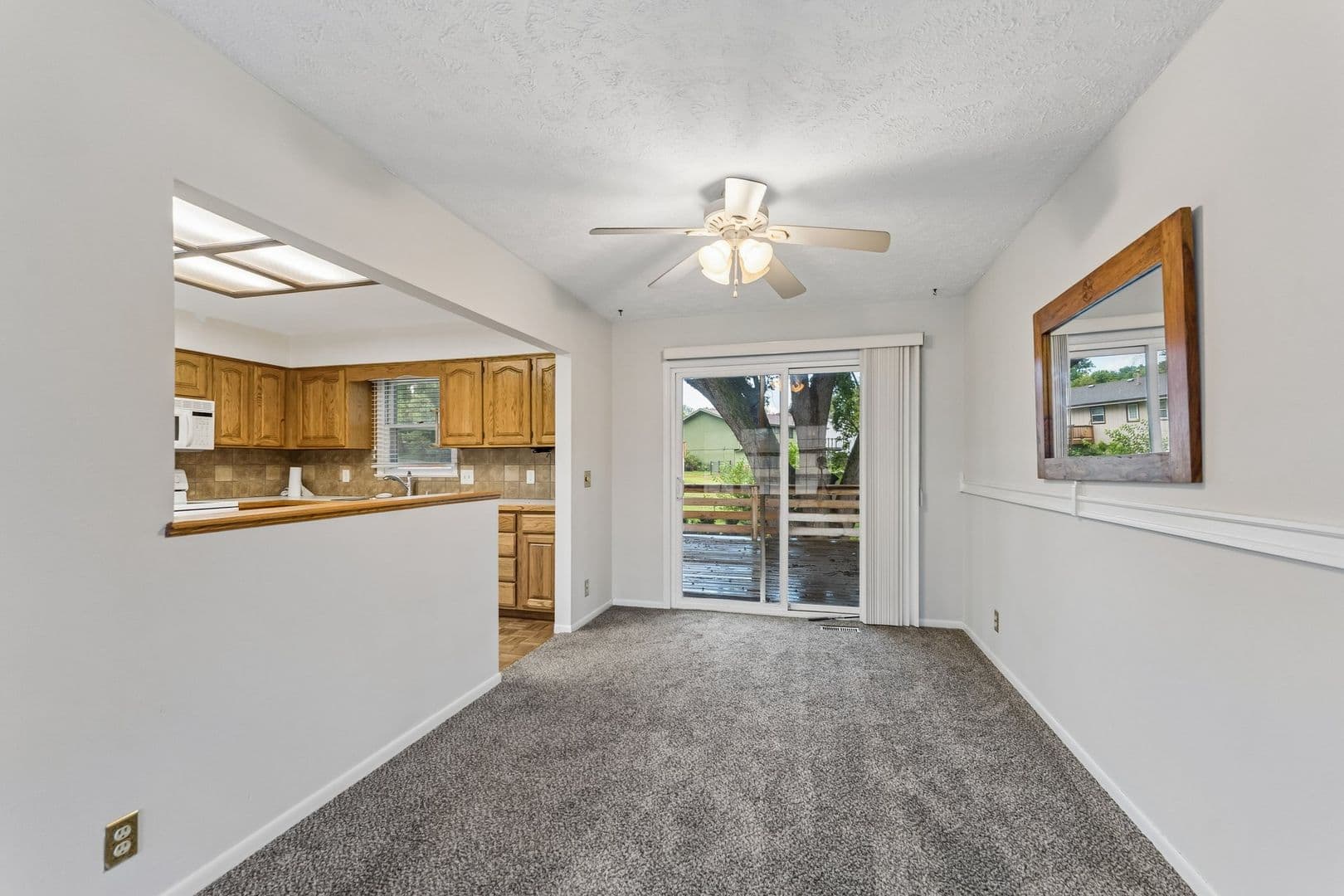 Omaha House: 2722 N 120 Ave