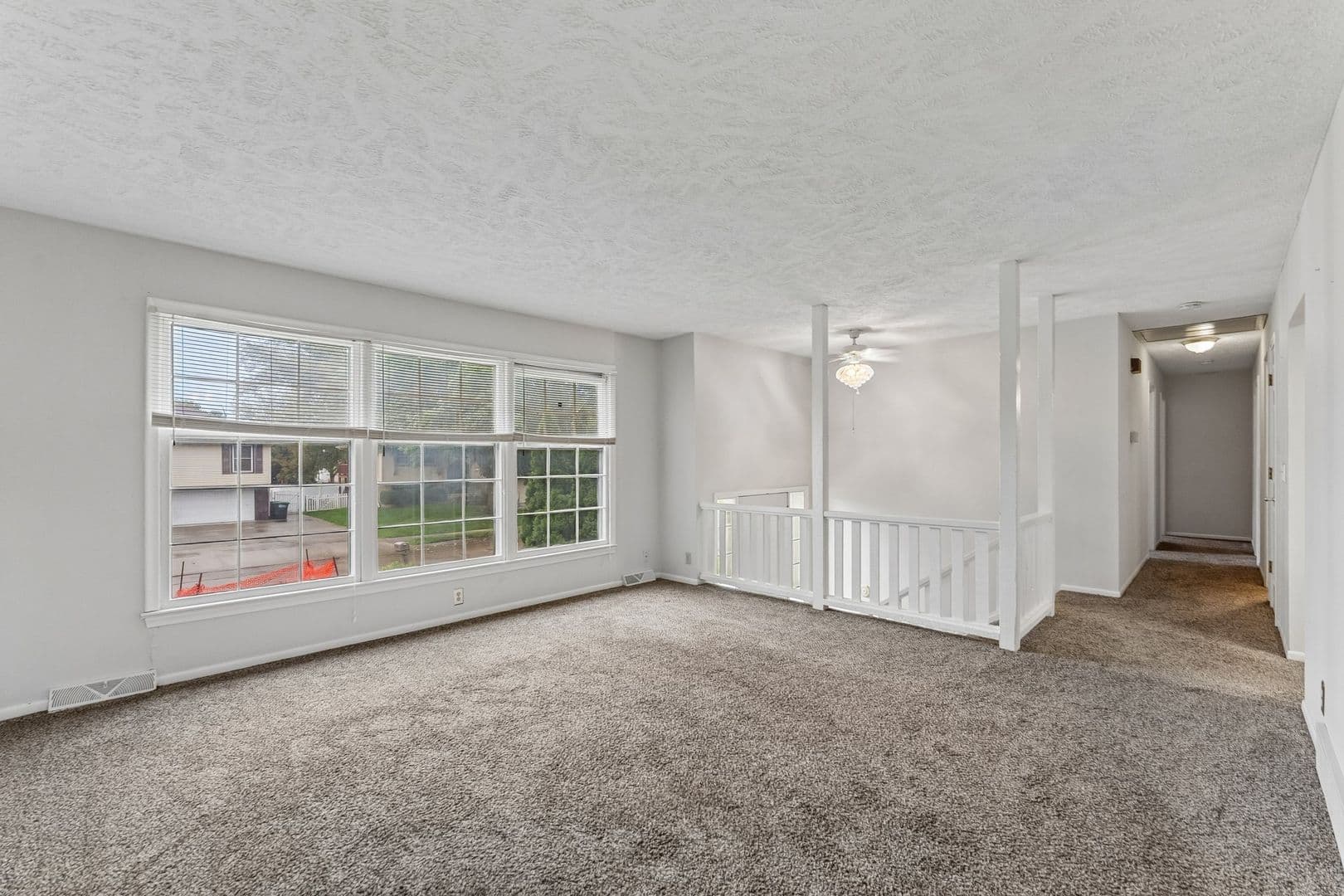 Omaha House: 2722 N 120 Ave