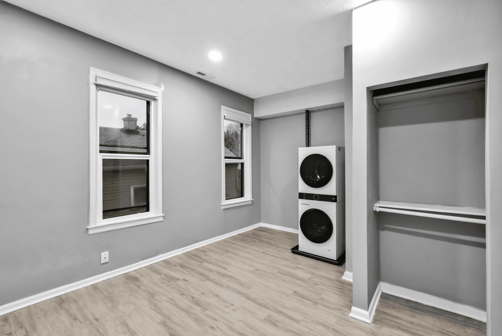 Omaha Apartment: 1911 S 14th St