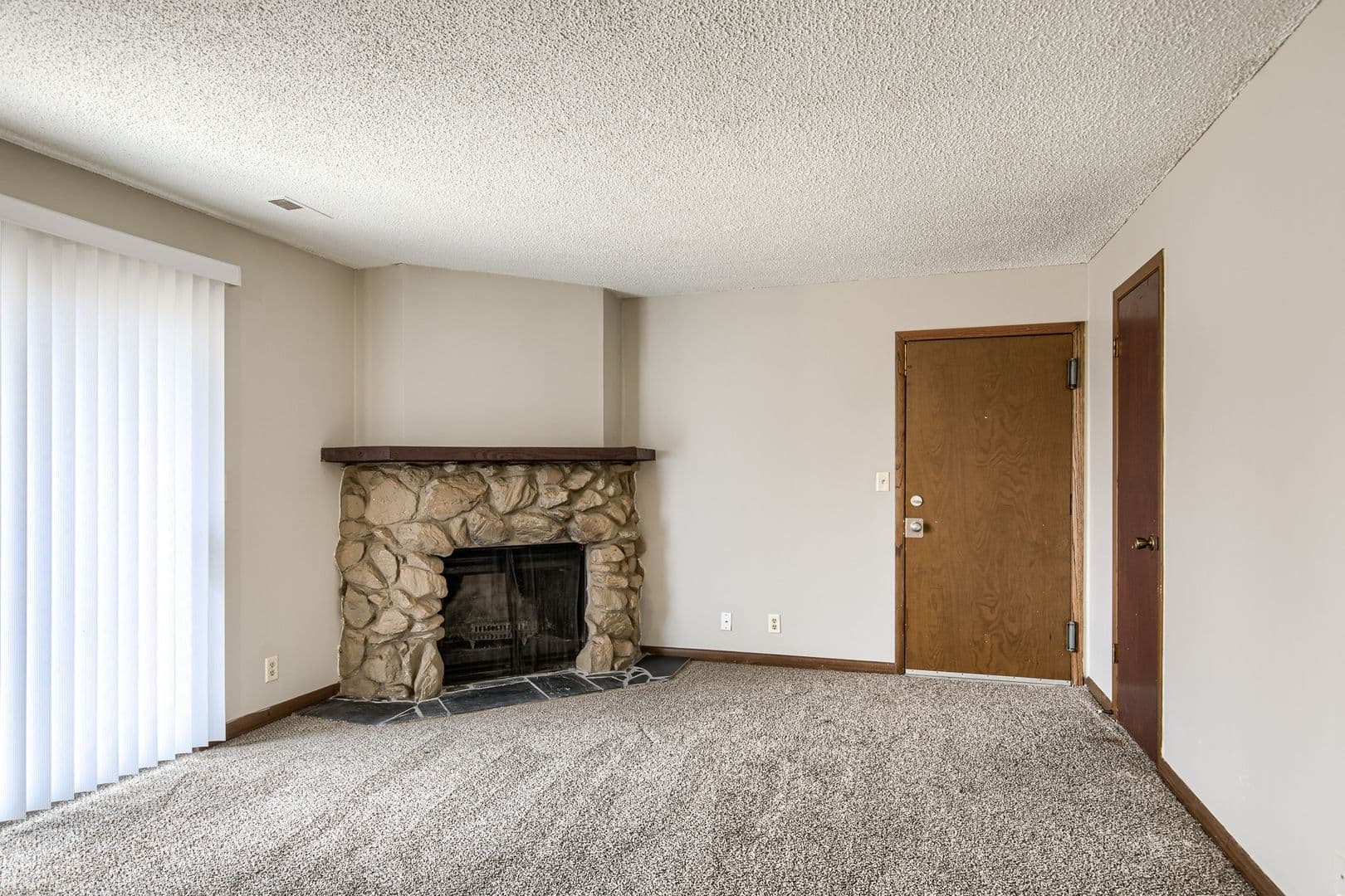 Lincoln Apartment: 2635 N 42nd St