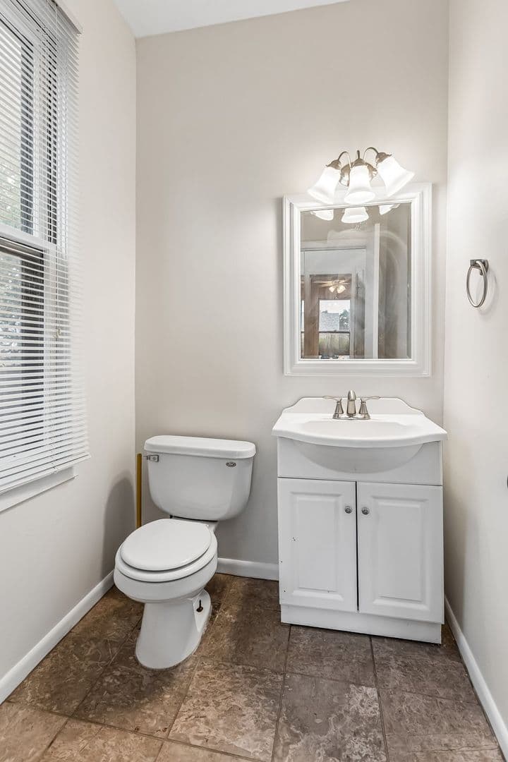 Fremont House: 535 N Pebble St
