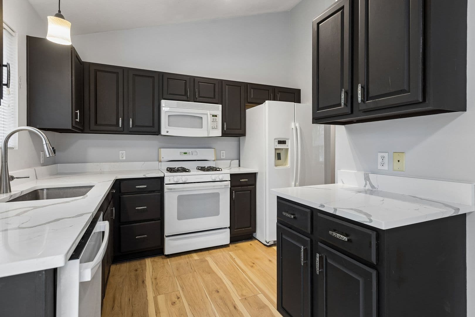 Omaha House: 17615 Olive St