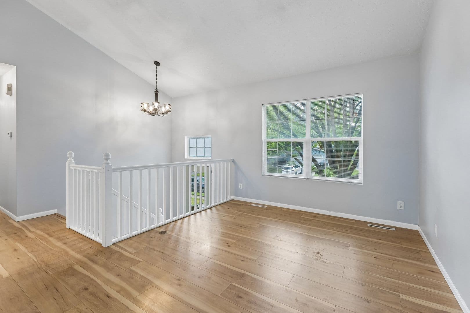 Omaha House: 17615 Olive St