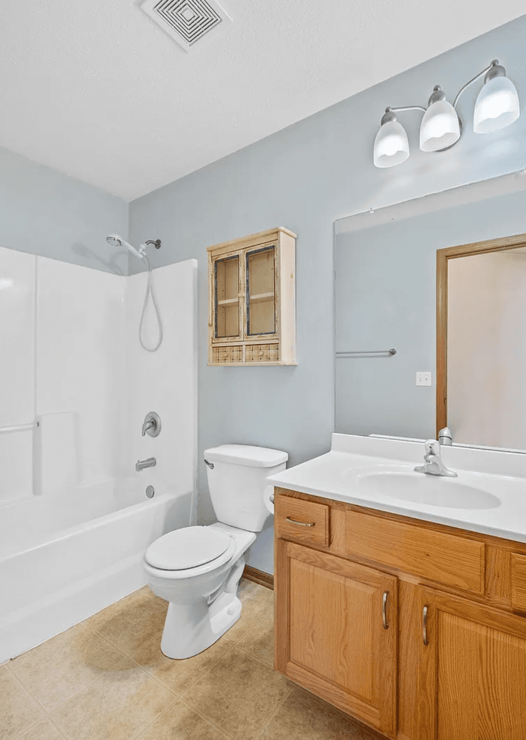 Omaha House: 8837 Quest St.