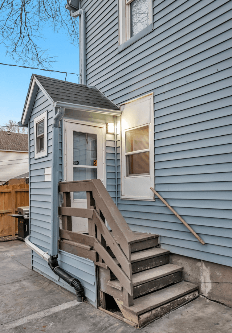 Omaha Apartment: 1911 S 14th St