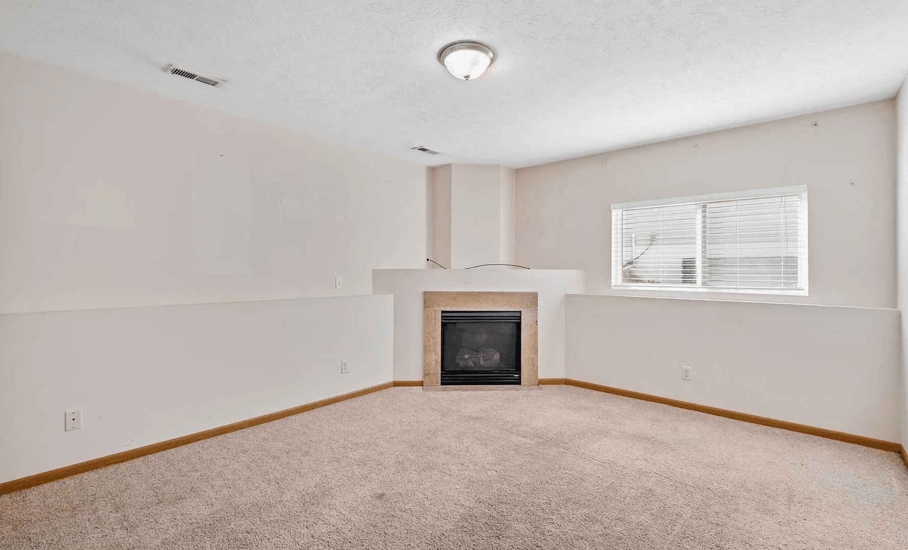 Omaha House: 8837 Quest St.