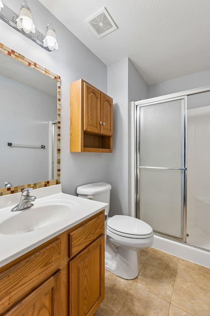 Omaha House: 17615 Olive St