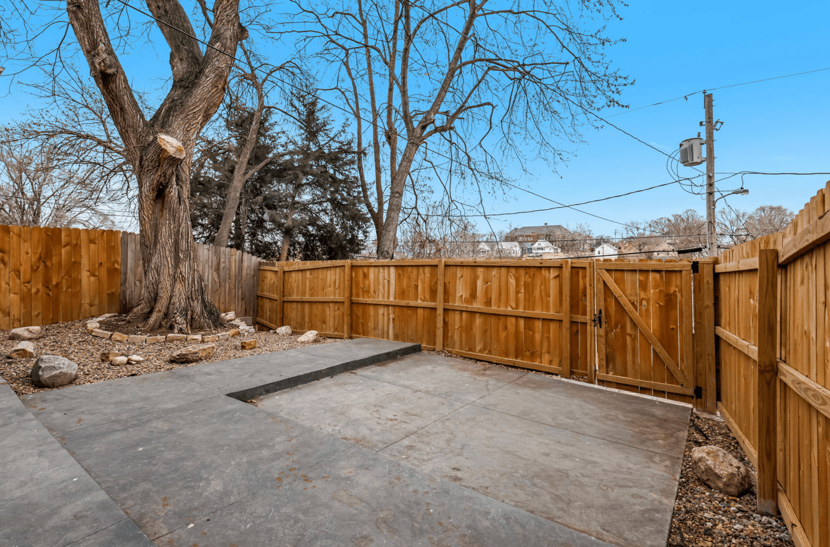 Omaha Apartment: 1911 S 14th St
