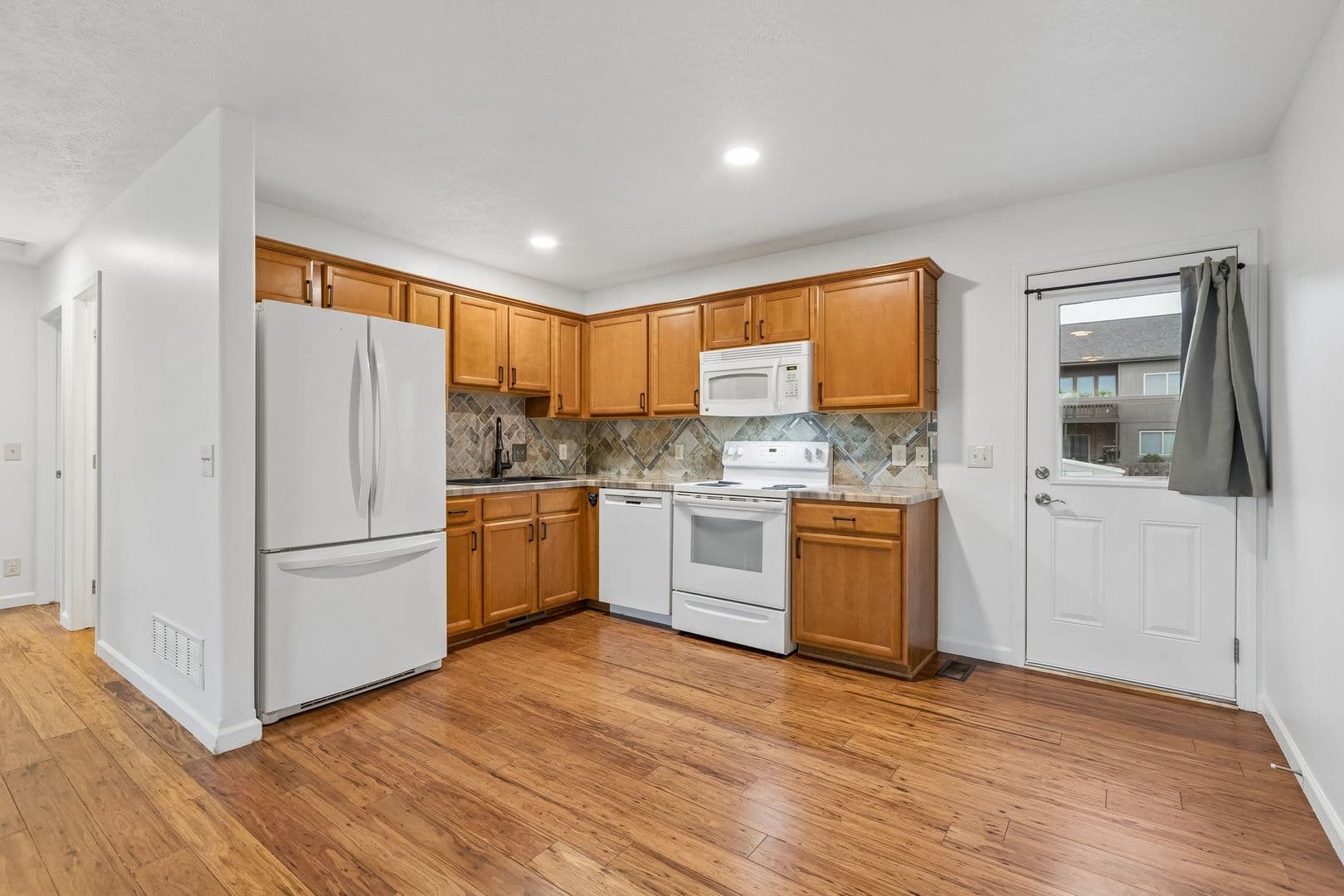 Omaha House: 8538 Sheffield St.