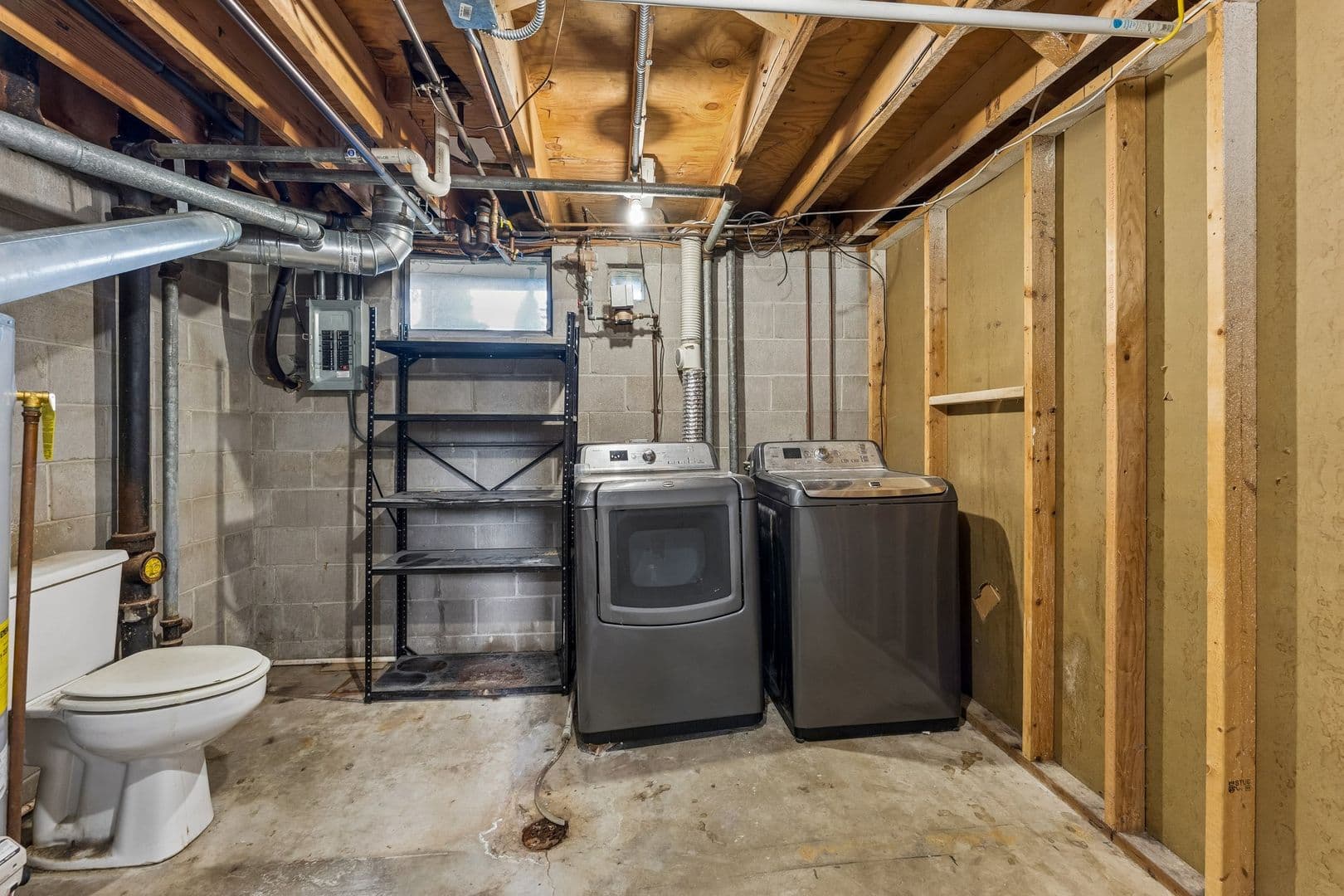 Omaha House: 2722 N 120 Ave