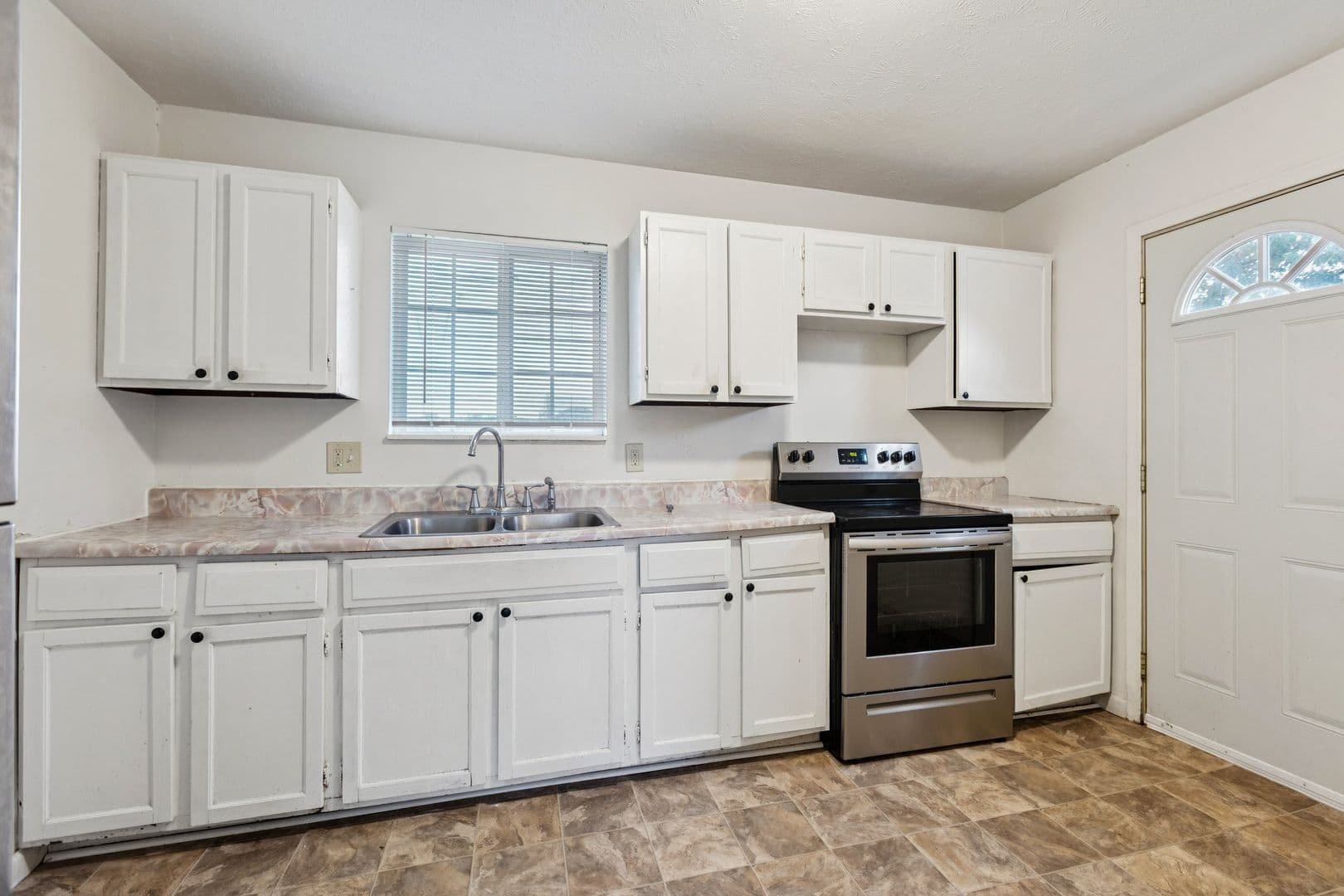 Omaha House: 14009 Weir St
