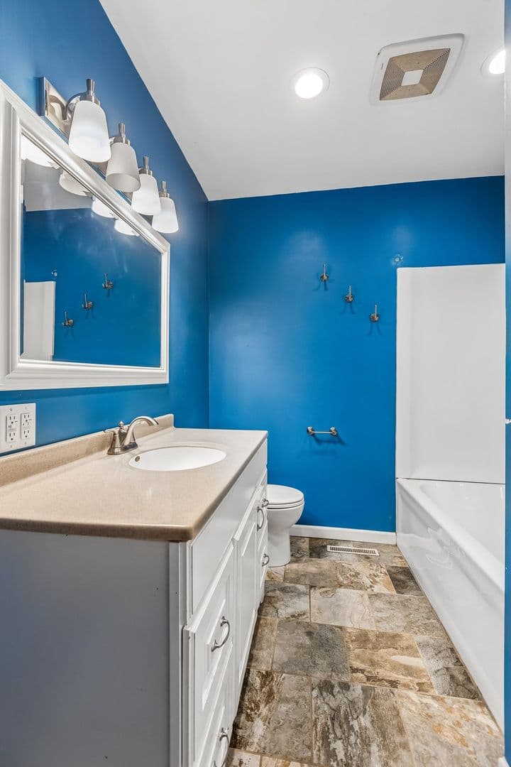 Fremont House: 535 N Pebble St