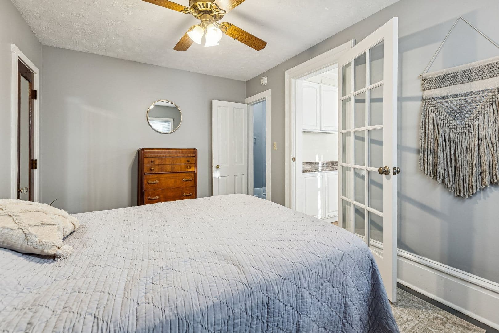 Omaha Apartment: 833 Park Ave