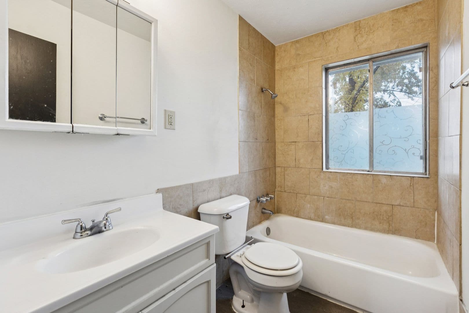 Omaha House: 14009 Weir St