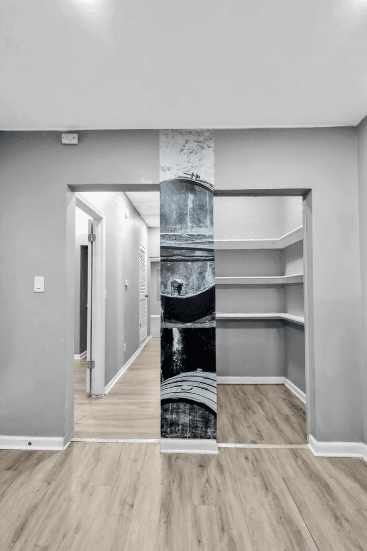 Omaha Apartment: 1911 S 14th St
