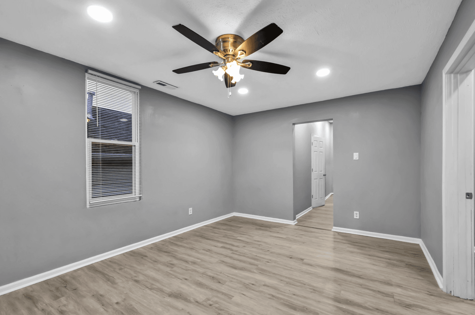 Omaha Apartment: 1911 S 14th St