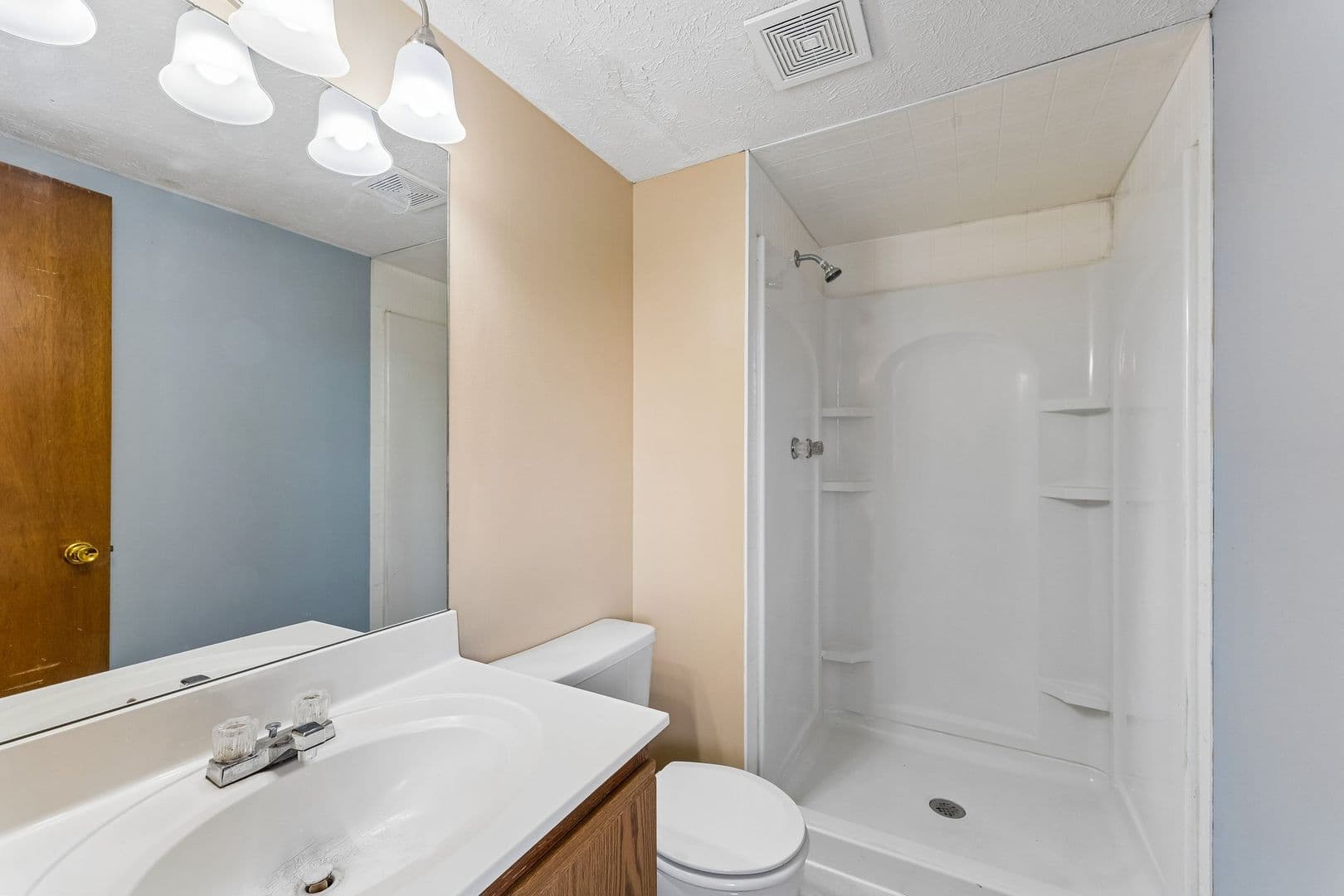 Omaha House: 14022 Virginia Street