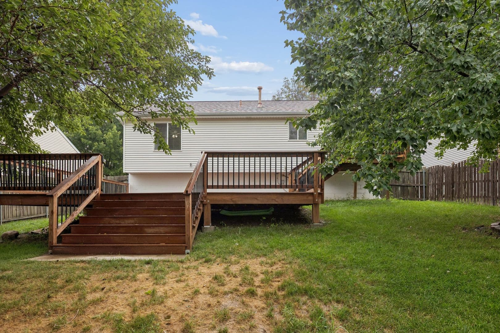 Omaha House: 17615 Olive St