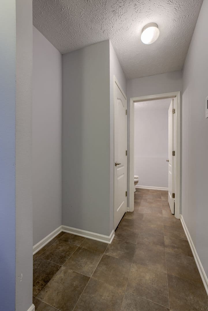 Bennington House: 8926 N 159th Ave
