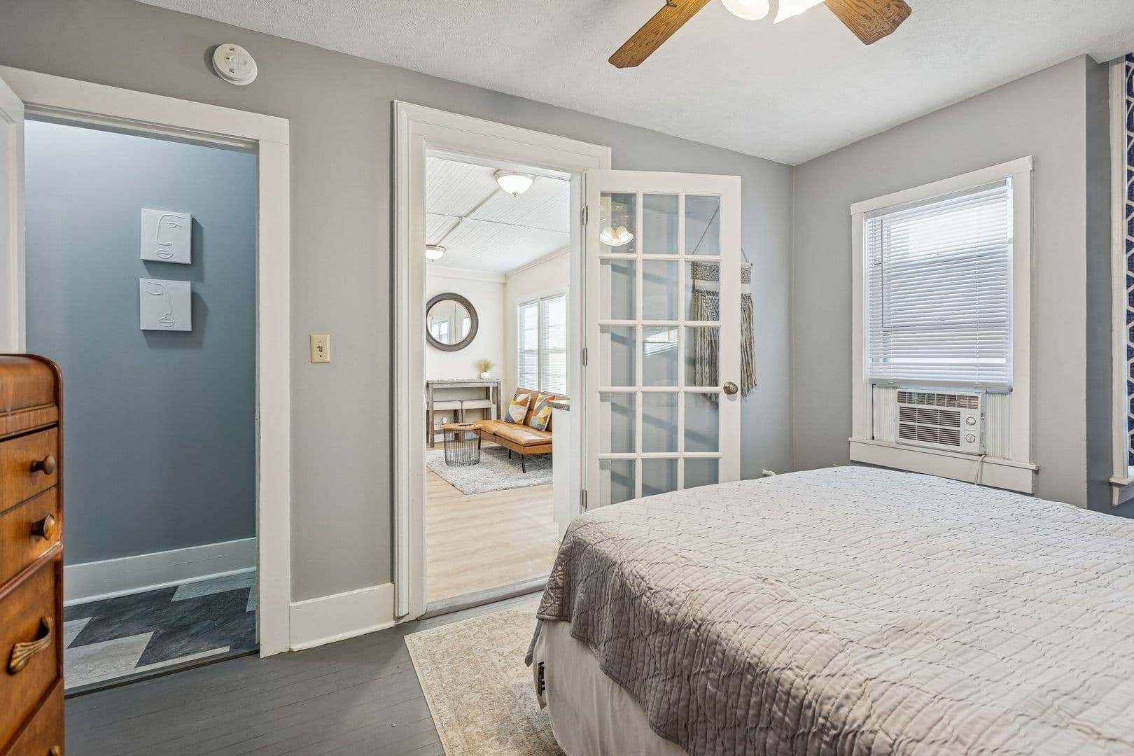 Omaha Apartment: 833 Park Ave